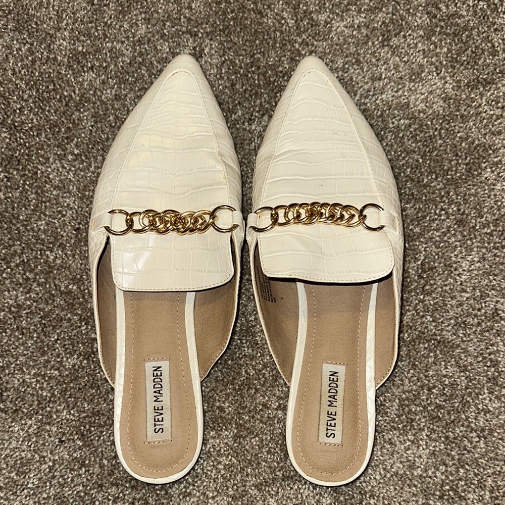 Steve Madden Cream Mules with Gold Chain
